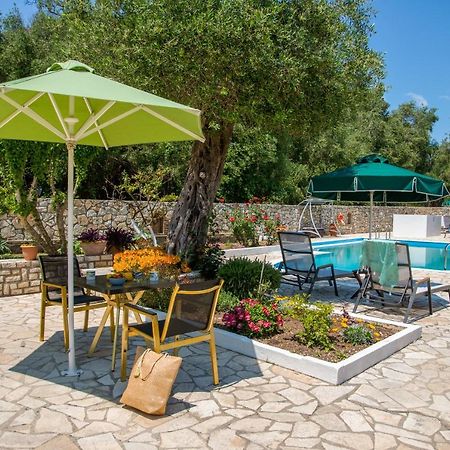 Aphrodite Studios & Apt With Pool Lákka Exteriör bild