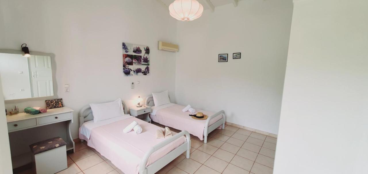 Aphrodite Studios & Apt With Pool Lákka Exteriör bild