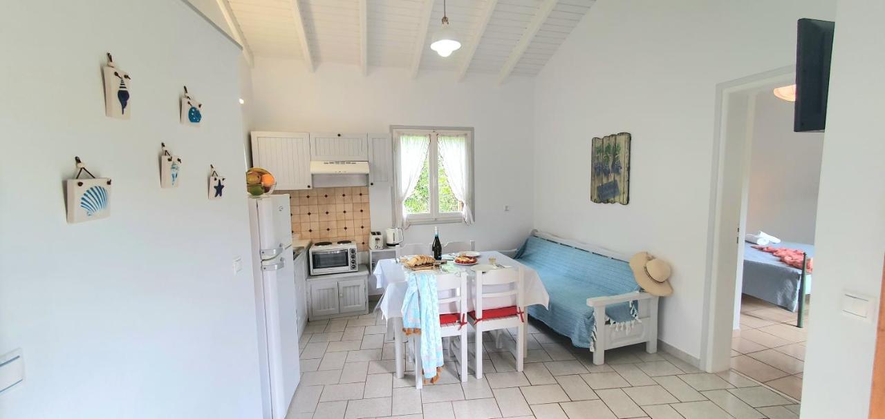Aphrodite Studios & Apt With Pool Lákka Exteriör bild