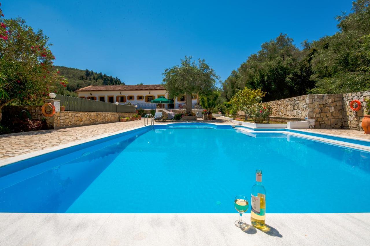 Aphrodite Studios & Apt With Pool Lákka Exteriör bild